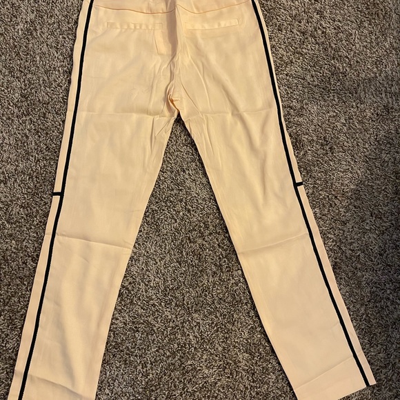 Vero Moda - Size 9/10 - Picture 2 of 3